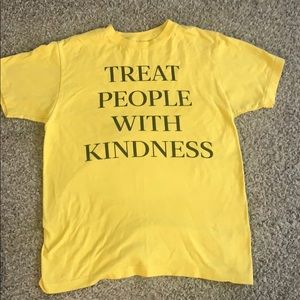 Harry Styles t-shirt “Treat People With Kindness”